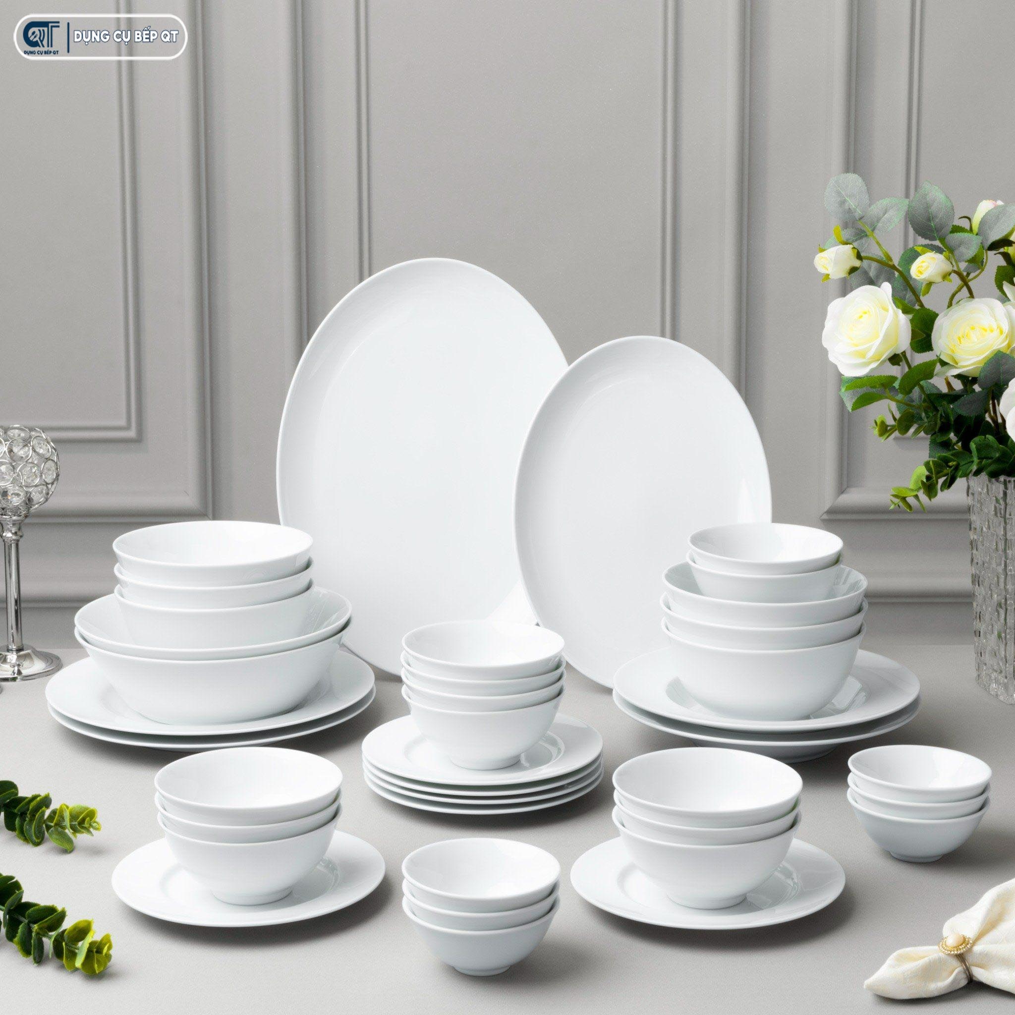 Gốm sứ trắng tinh khôi, tôn lên màu sắc của món ăn