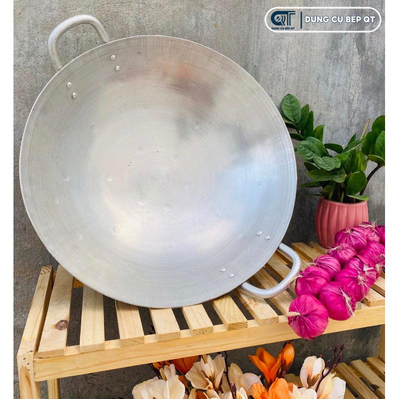 Giá của chảo 60cm tùy thuộc vào chất liệu, thiết kế và thương hiệu