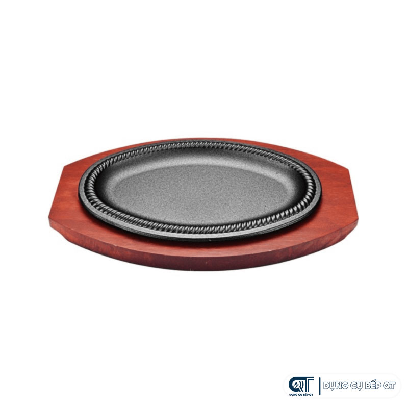 Bản gang bầu dục viền thừng đế gỗ nâu