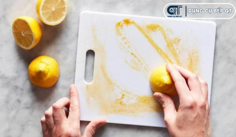 Khử mùi định kỳ cho thớt