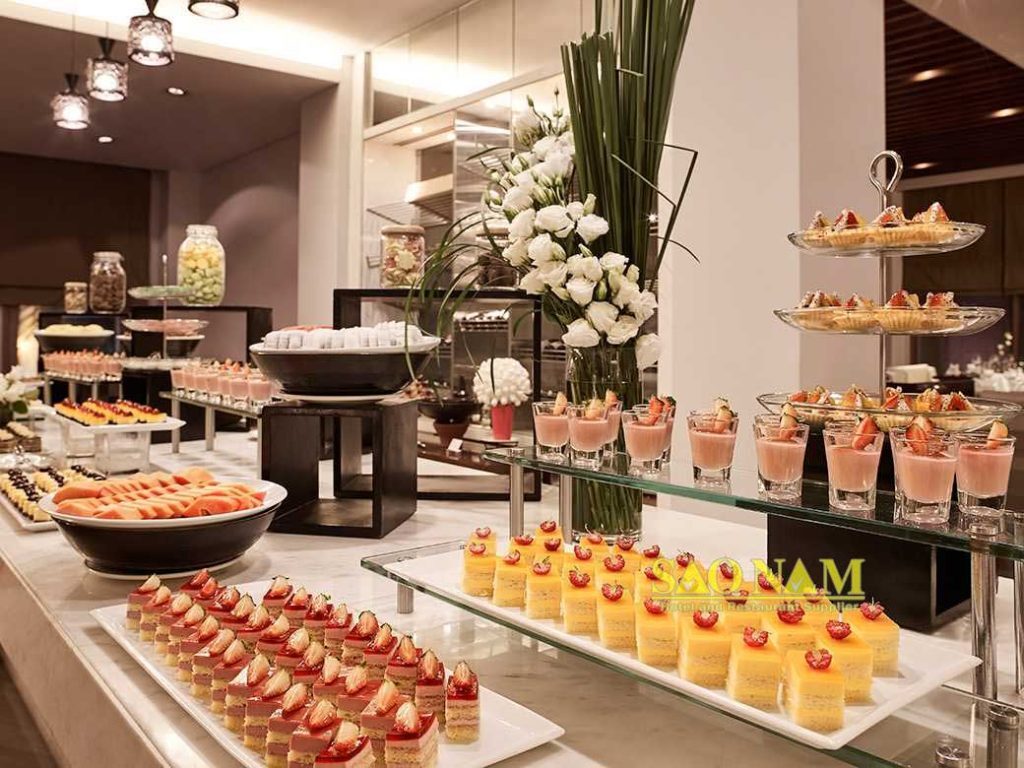 Khu vực tráng miệng thường là điểm cuối của “dòng chảy” khi thiết kế quầy buffet