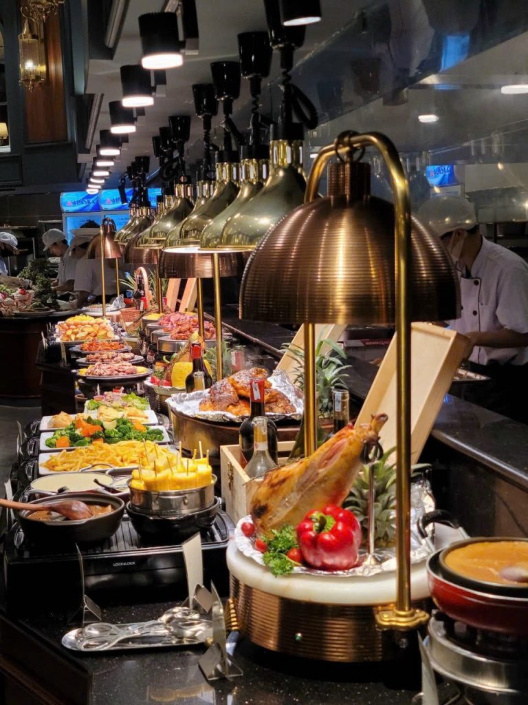 Ảnh minh họa vai trò của đèn hâm nóng thức ăn trong nhà hàng, khách sạn