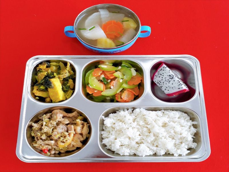 Khay cơm inox - Giải pháp tiện lợi, hiệu quả và đảm bảo an toàn thực phẩm