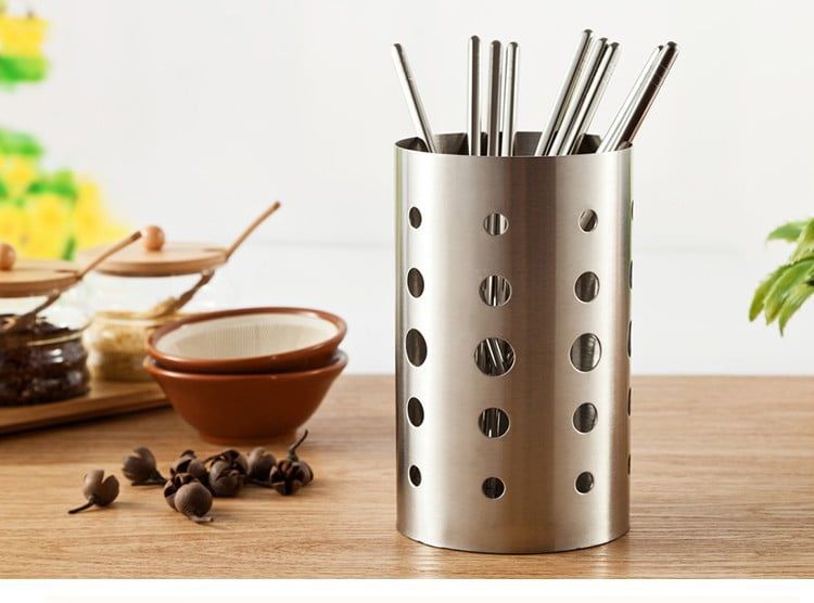 Hộp đựng ống hút được thiết kế với nhiều kiểu dáng, chất liệu khác nhau