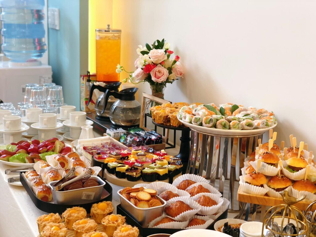 Ánh sáng của bữa tiệc thể hiện concept bạn hướng tới