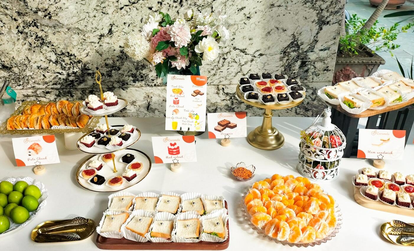 Thực đơn tiệc ngọt cần có sự đa dạng và phong phú, cân bằng các nhóm món