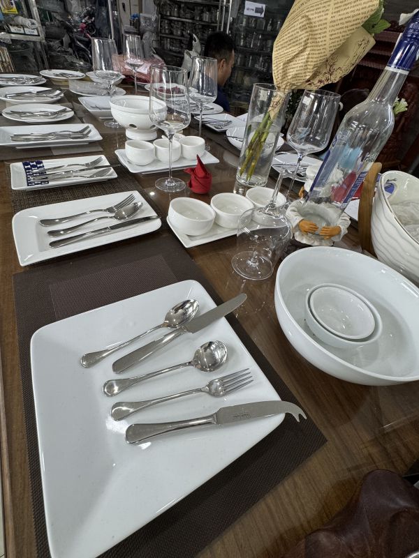 Dụng cụ bếp QT - Quang Thúy cung cấp trọn bộ dụng cụ phục vụ ăn uống trong mọi loại hình kinh doanh F&B