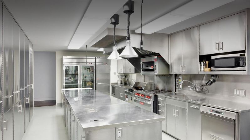 Bố trí trang thiết bị nhà hàng khoa học là 1 trong những yếu tố quyết định hiệu quả vận hành của khu bếp