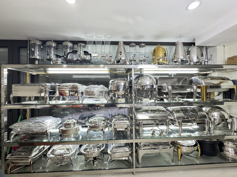Dụng cụ bếp QT - Quang Thúy là đơn vị uy tín trong tư vấn và cung cấp dụng cụ bàn ăn, bếp ăn cho mọi quy mô nhà hàng, khách sạn 