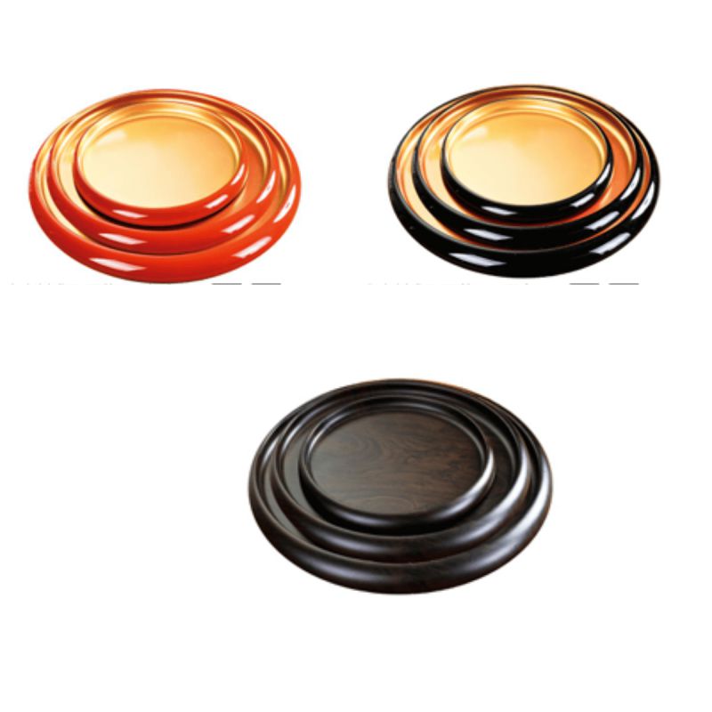 Khay lòng vàng tôn lên vẻ đẹp tinh tế của món sushi 