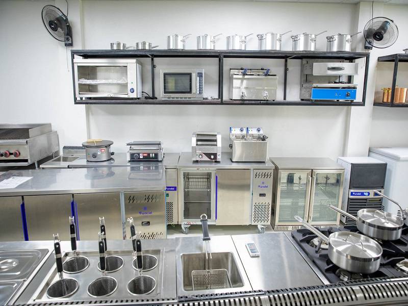 Muốn bếp nhà hàng vận hành hiệu quả cần biết cách sắp xếp dụng cụ làm bếp tối ưu